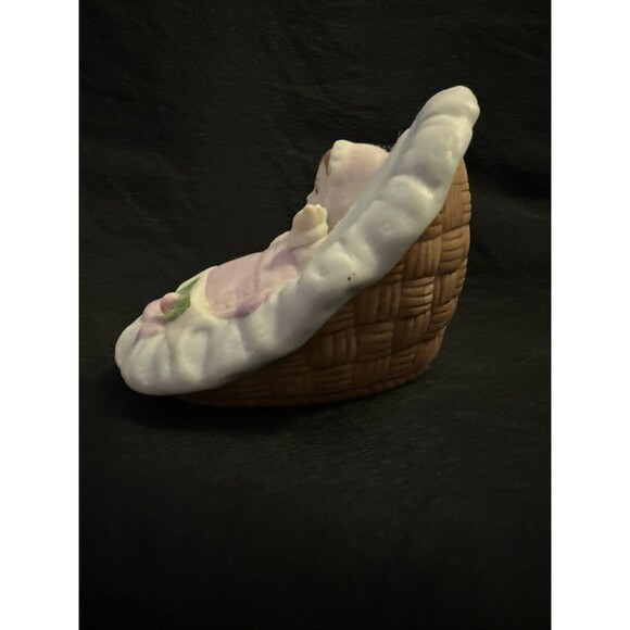 Enesco Growing Up Birthday Girl Baby Figurine - Brunette - 1987 Vintage - Picture 4 of 6